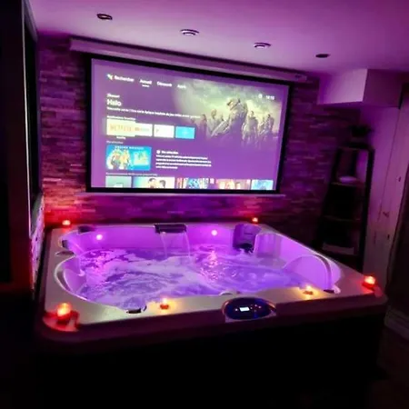 Апартаменты Room/jacuzzi Тулуза