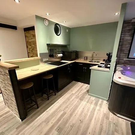 Апартаменты Room/jacuzzi *